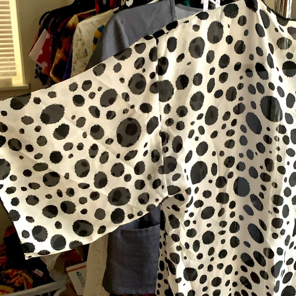 Black & White LuLaRoe Lindsay Kimono - NWOT Small - Picture 4 of 9